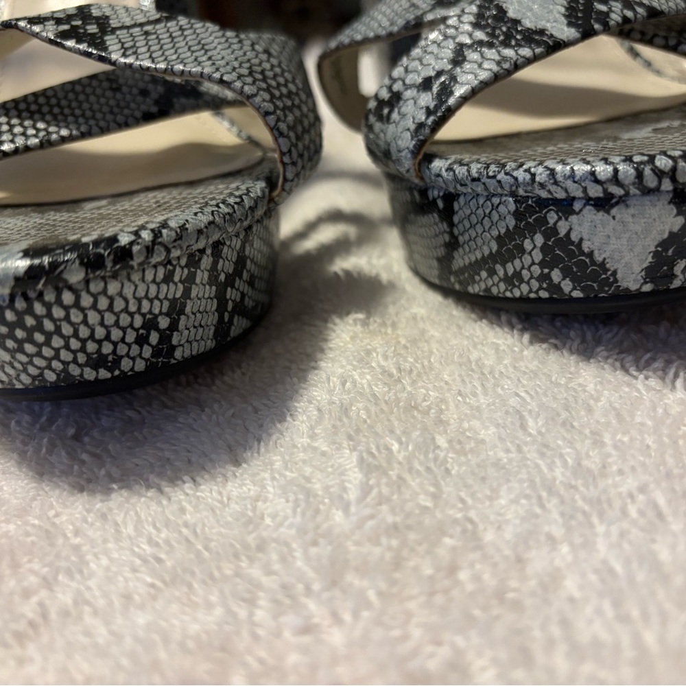 Brand New Super Stylish Heels By ANNE KLEIN - Size 10 - Heel Height 5” - box 56 - Picture 8 of 8